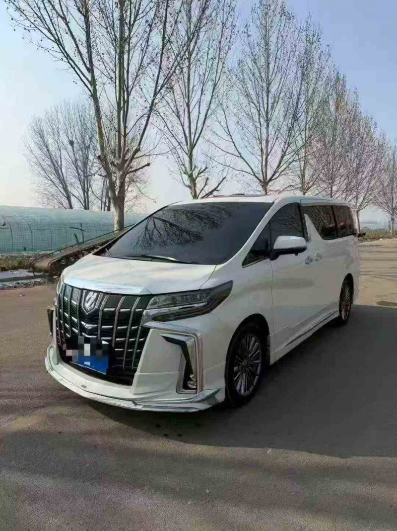 青岛18年丰田埃尔法2