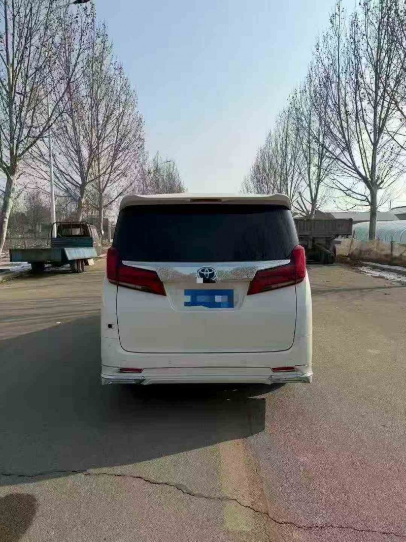 青岛18年丰田埃尔法9