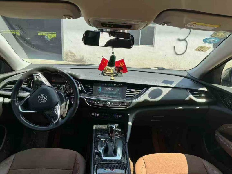 湛江18年别克君威6