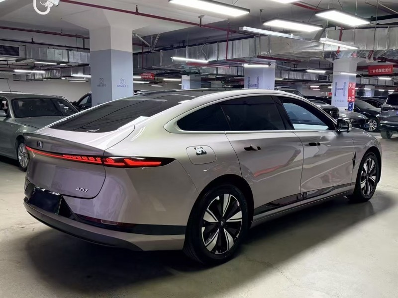 成都23年长安汽车启源7