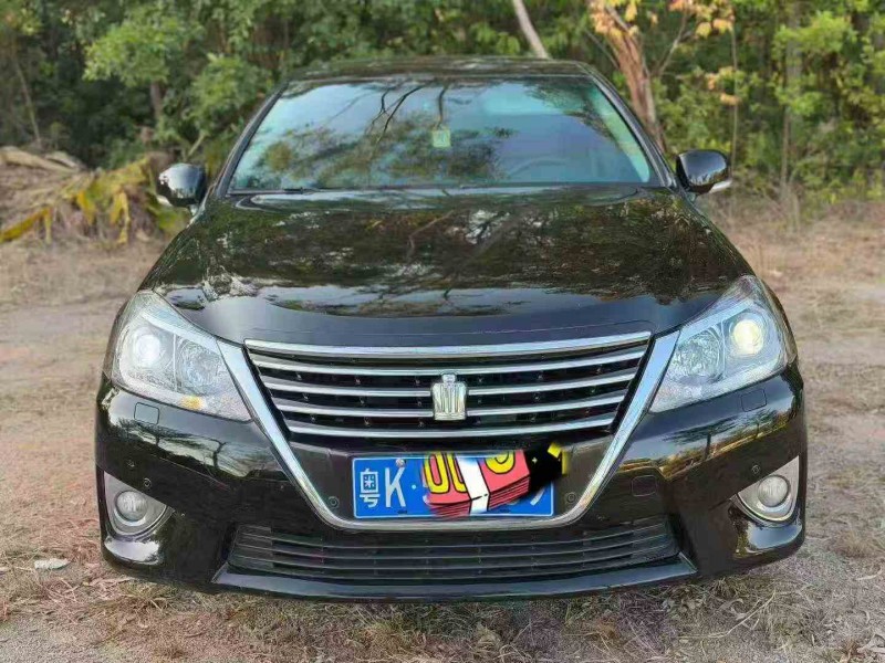 珠海13年丰田皇冠1