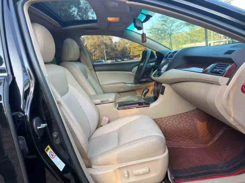 珠海13年丰田皇冠4