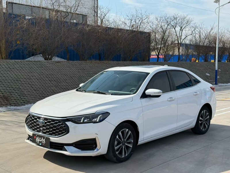 青岛21年福特福睿斯2