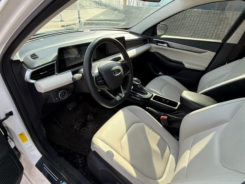 青岛21年福特福睿斯6