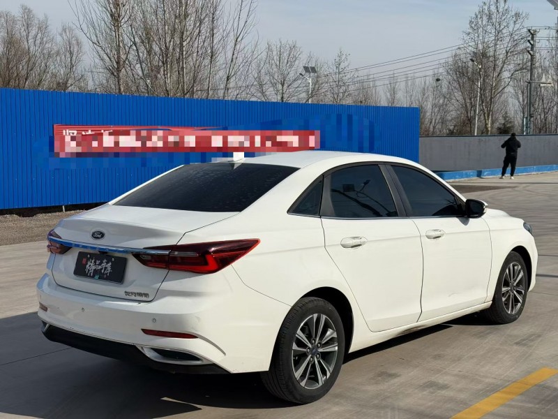 青岛21年福特福睿斯8