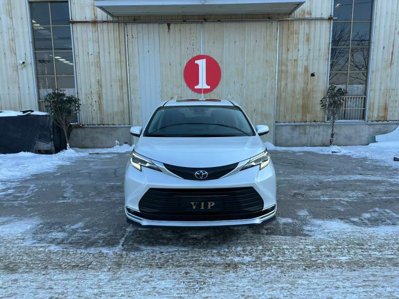 徐州22年丰田塞纳1