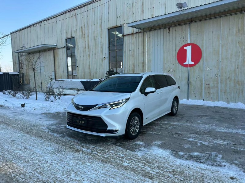 徐州22年丰田塞纳2