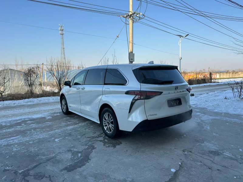 徐州22年丰田塞纳3