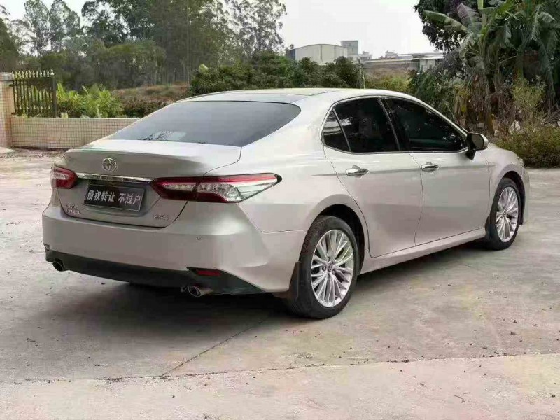 汕头18年丰田凯美瑞7