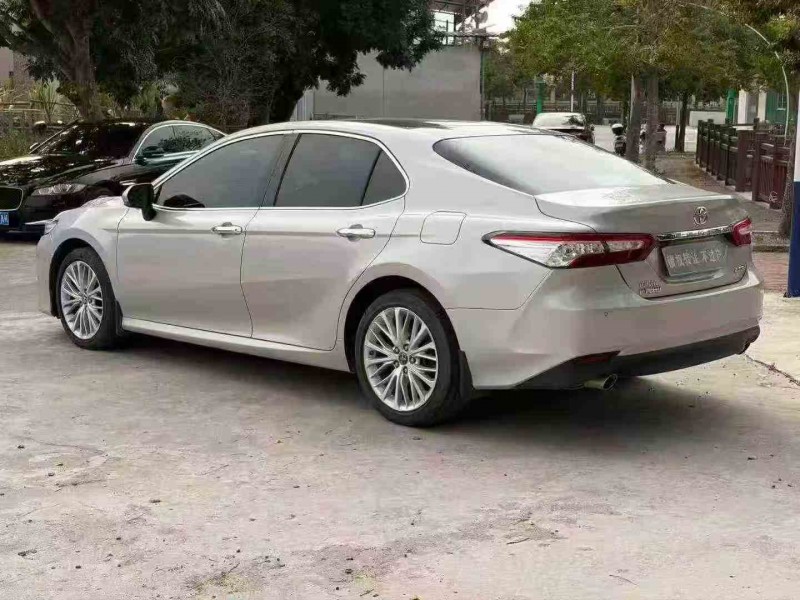 汕头18年丰田凯美瑞8