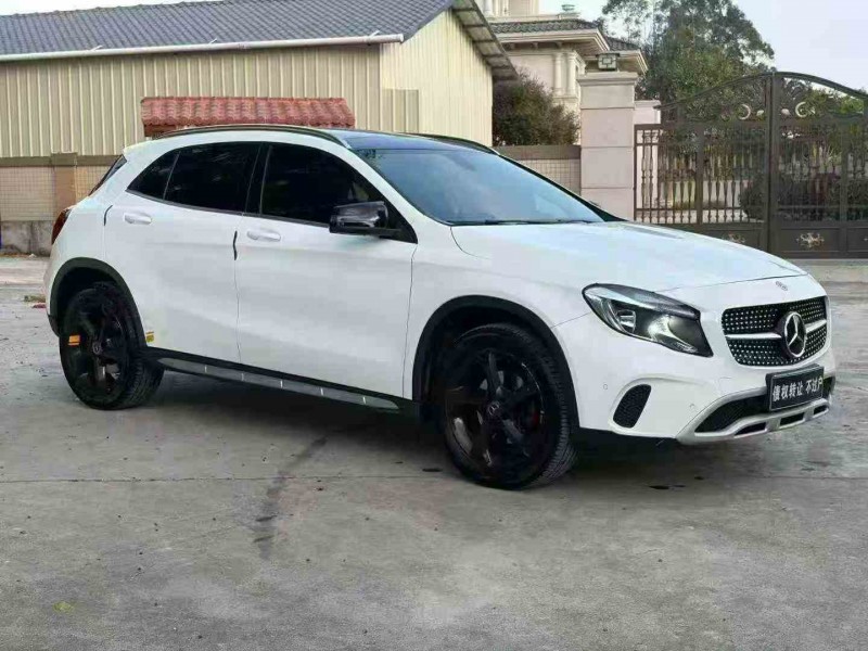 湛江19年奔驰GLA3