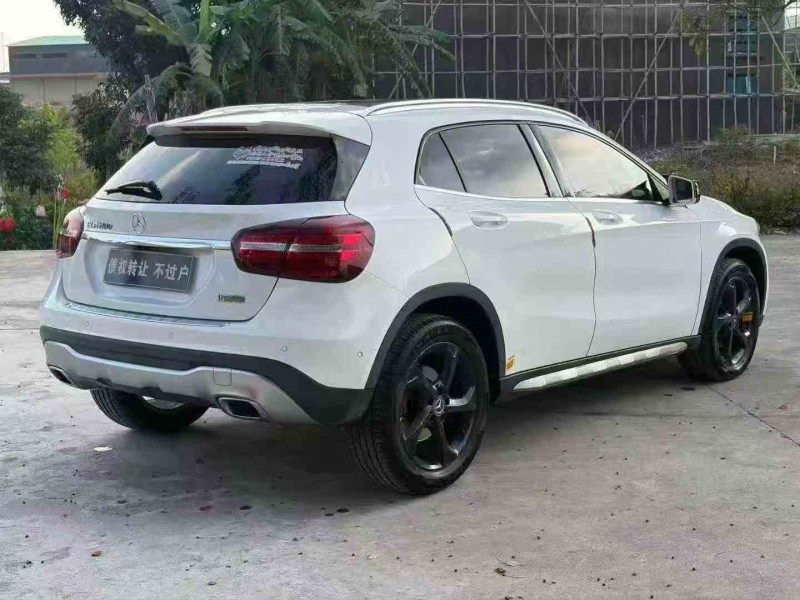湛江19年奔驰GLA8