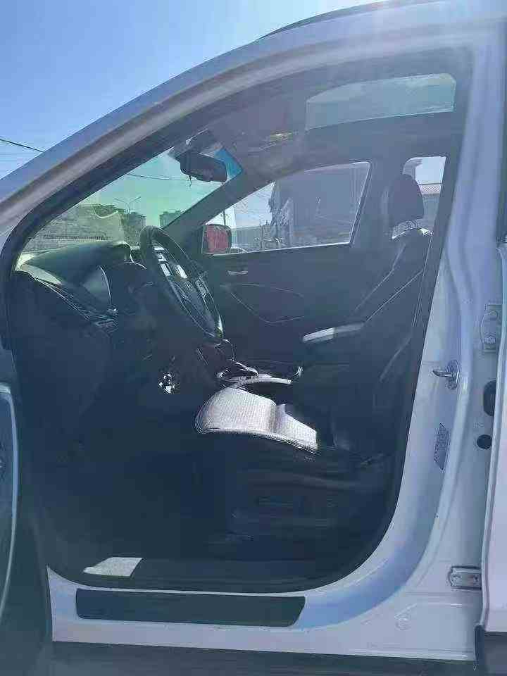 邢台14年现代新胜达6