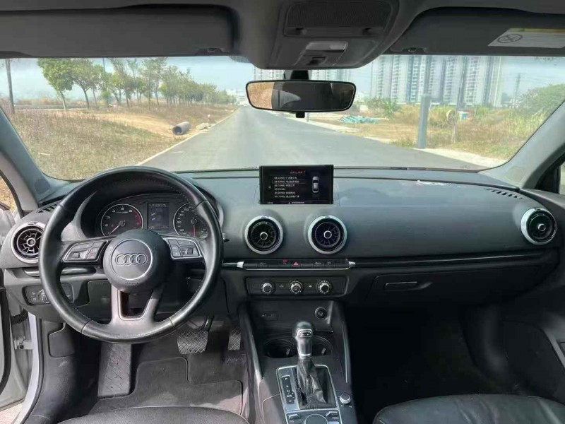 张家界18年奥迪A35