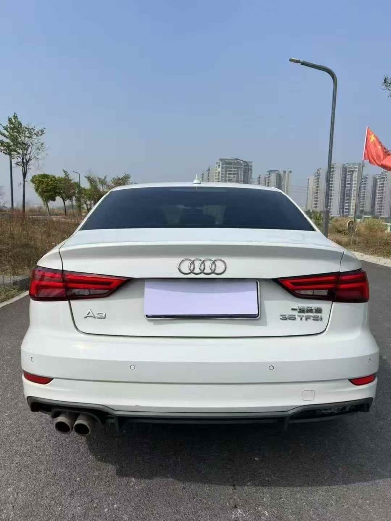 张家界18年奥迪A38