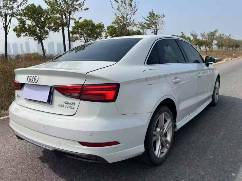 张家界18年奥迪A39