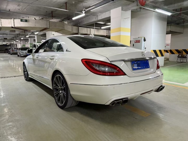 成都14年奔驰CLS8