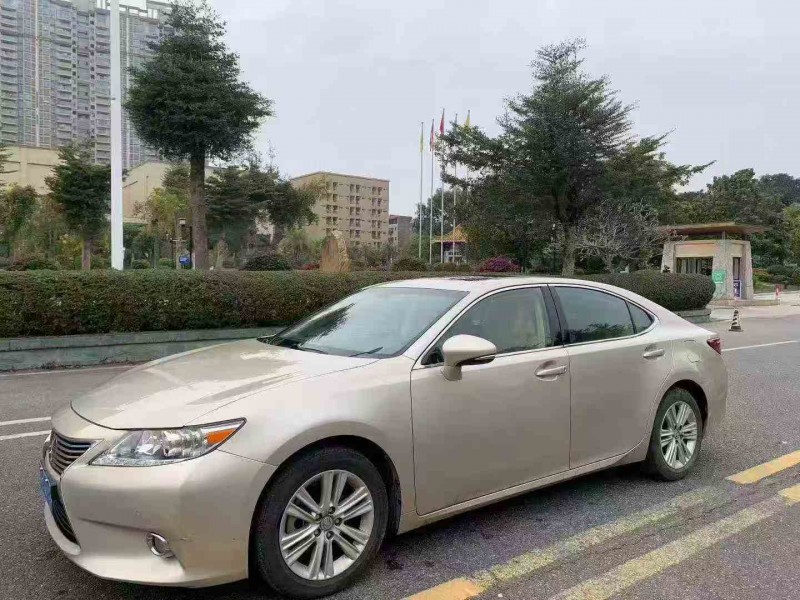 汕头15年雷克萨斯ES2