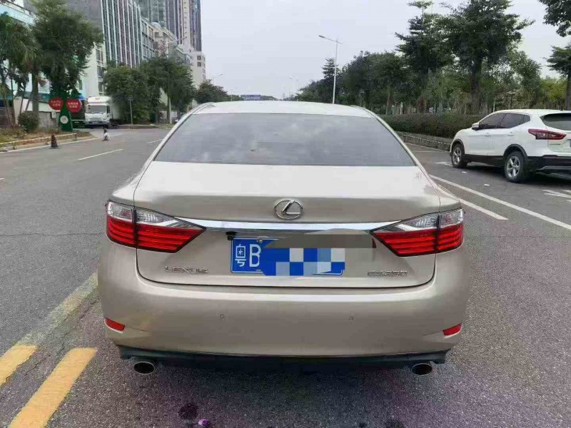 汕头15年雷克萨斯ES8