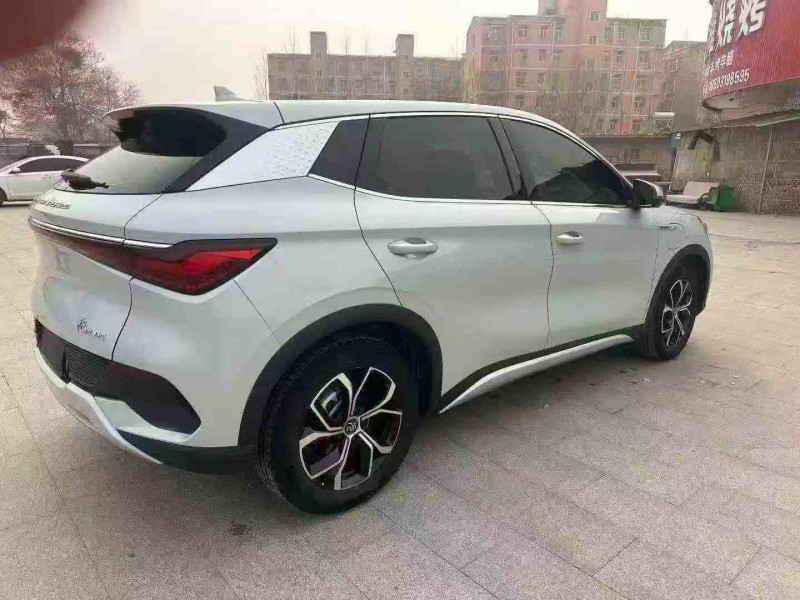 淄博24年比亚迪元8