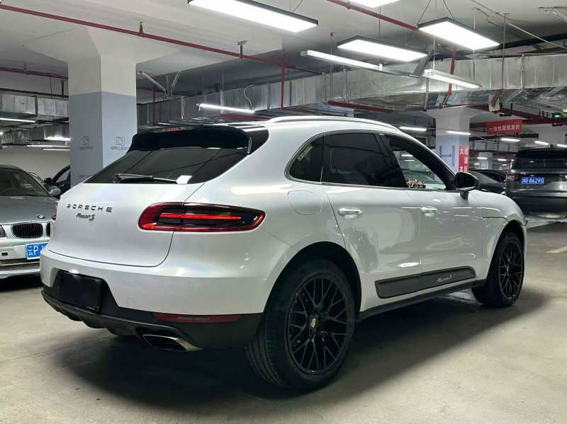 成都17年保时捷Macan7