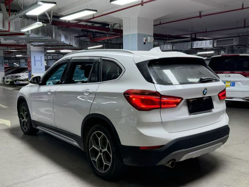 成都17年宝马X19