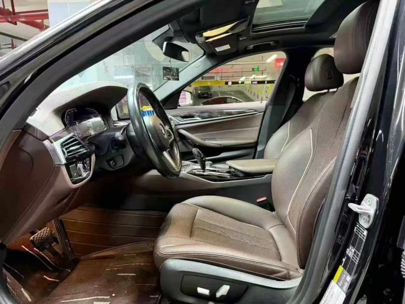 成都22年宝马5系3