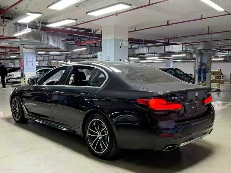 成都22年宝马5系7