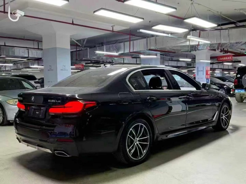 成都22年宝马5系9
