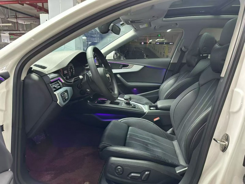 成都23年奥迪A4L3