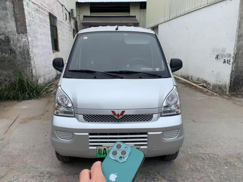 广州23年五菱汽车荣光1