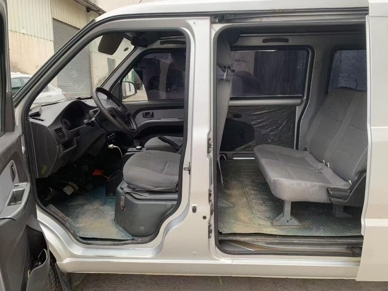 广州23年五菱汽车荣光4