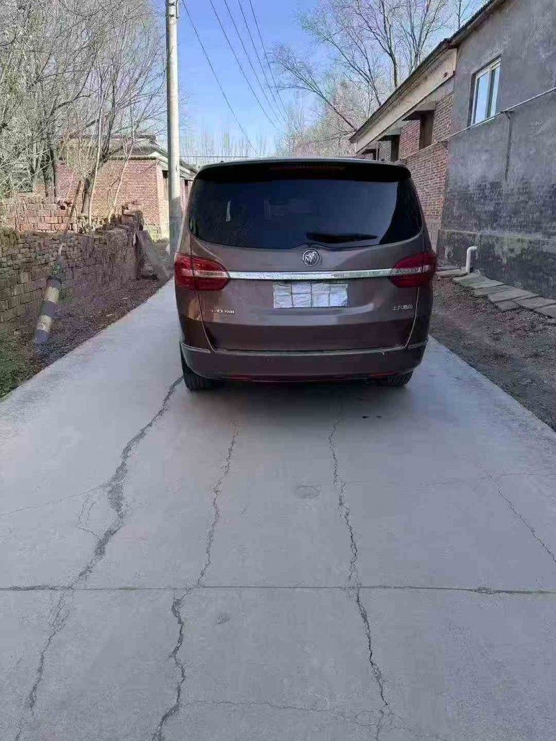 东营19年别克GL88