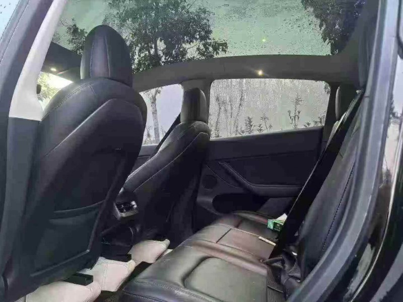 鄂州22年特斯拉MODEL Y5