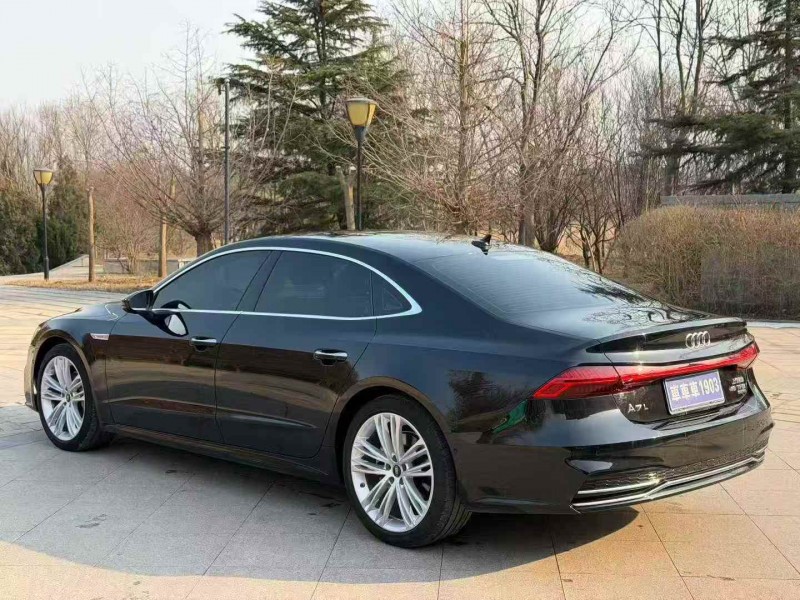 济宁25年奥迪A7L8