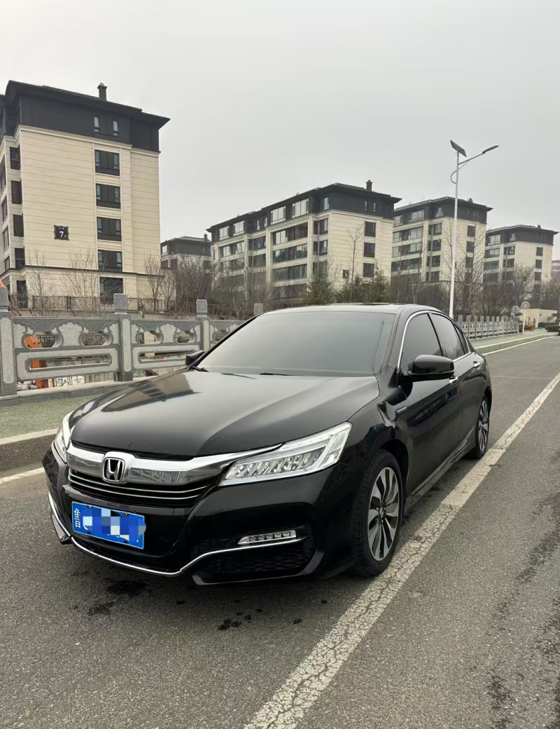 青岛18年本田雅阁3