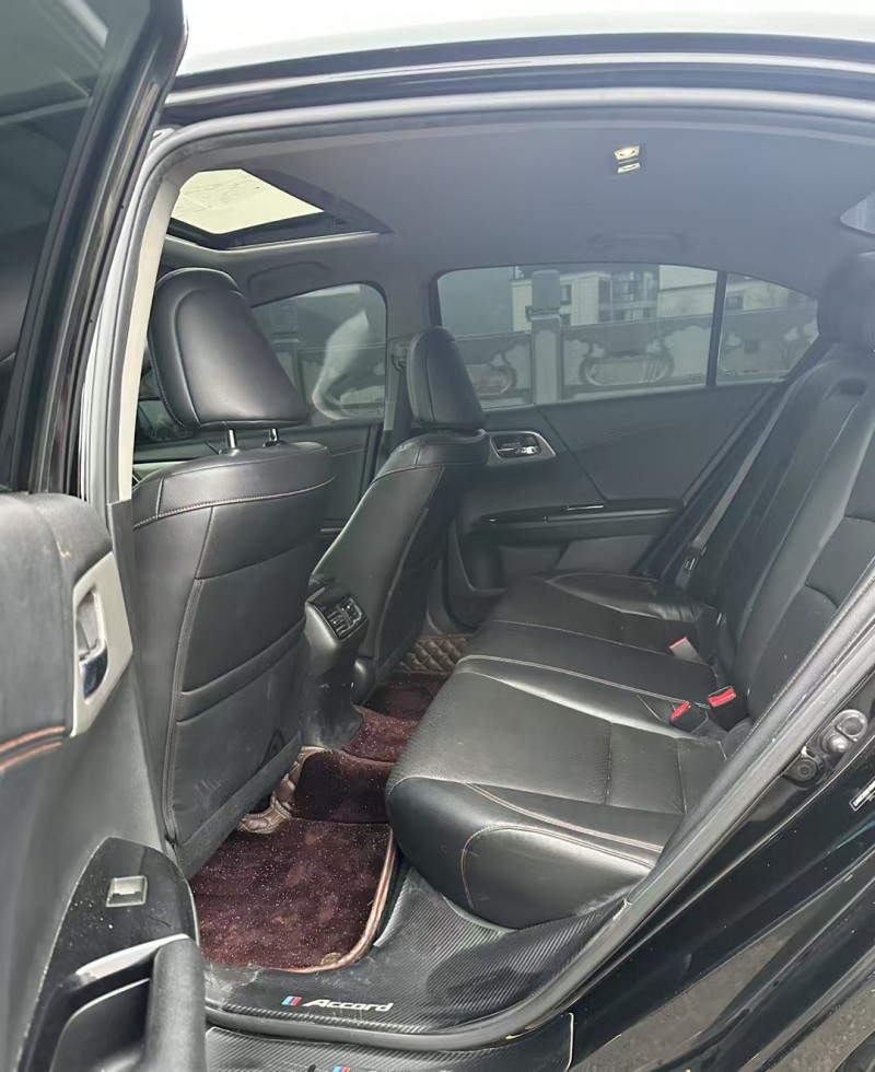 青岛18年本田雅阁5