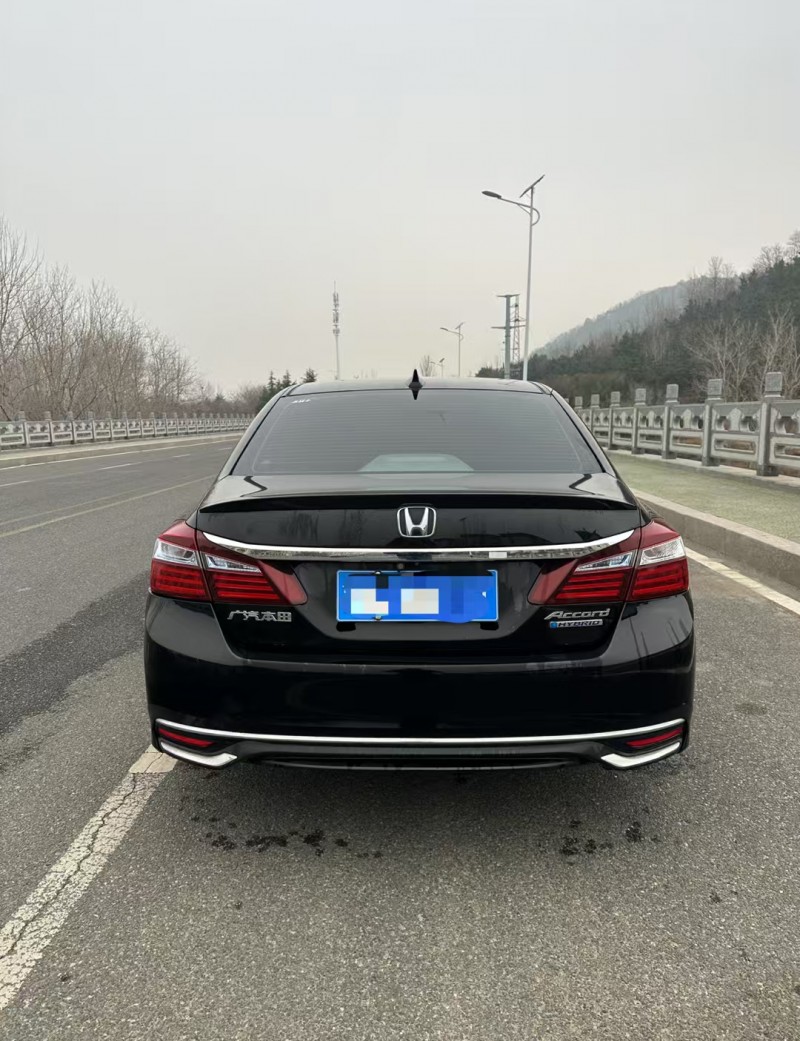 青岛18年本田雅阁9