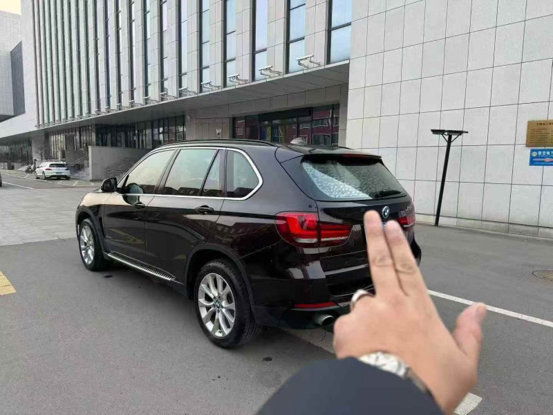 东营16年宝马X57