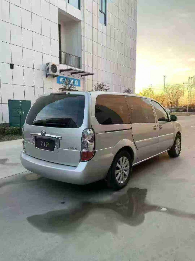 徐州13年别克GL84