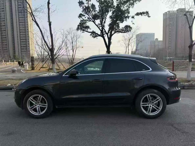 荆州18年保时捷Macan8