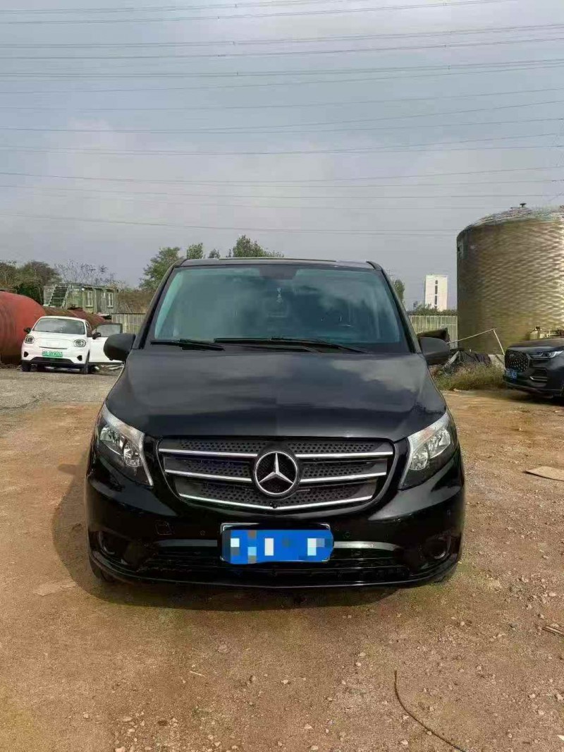 枣庄18年奔驰威霆1