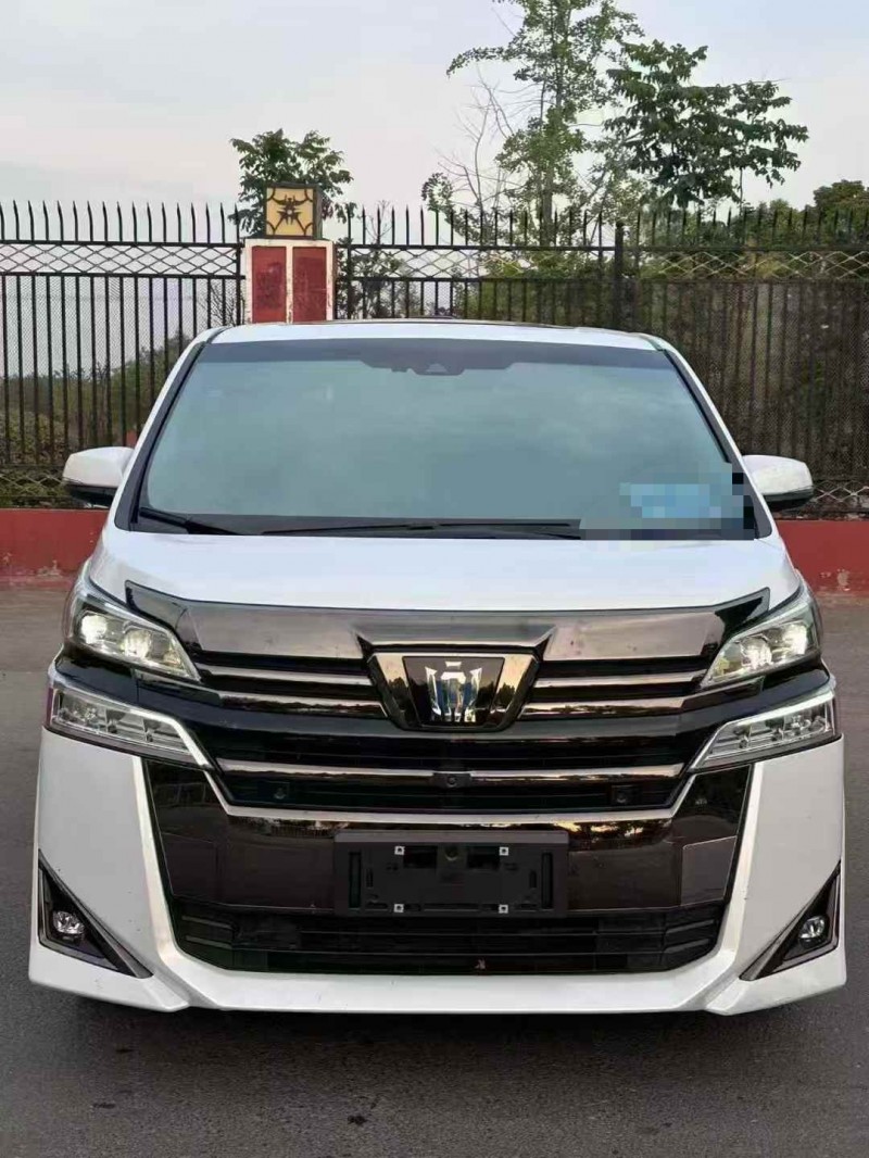 郑州23年丰田威尔法1