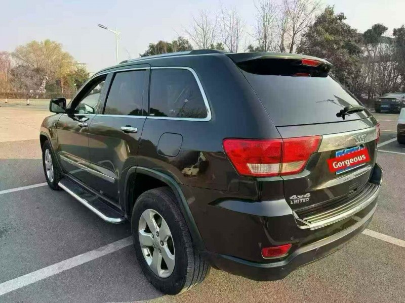 烟台12年Jeep大切诺基9
