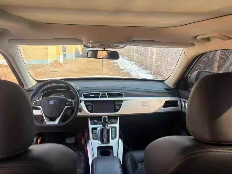 济宁19年吉利博越6