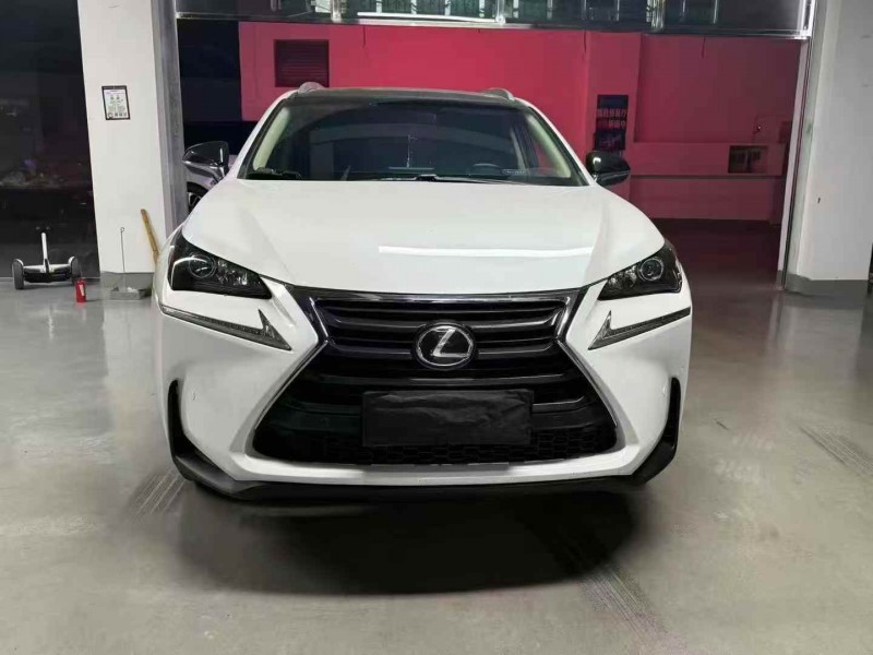 曲靖17年雷克萨斯NX1