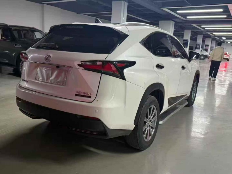 曲靖17年雷克萨斯NX7