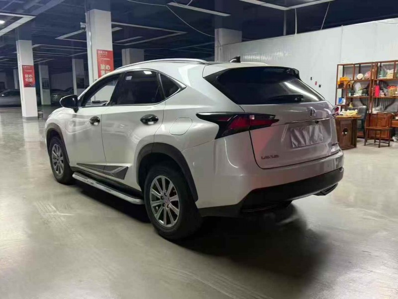 曲靖17年雷克萨斯NX8