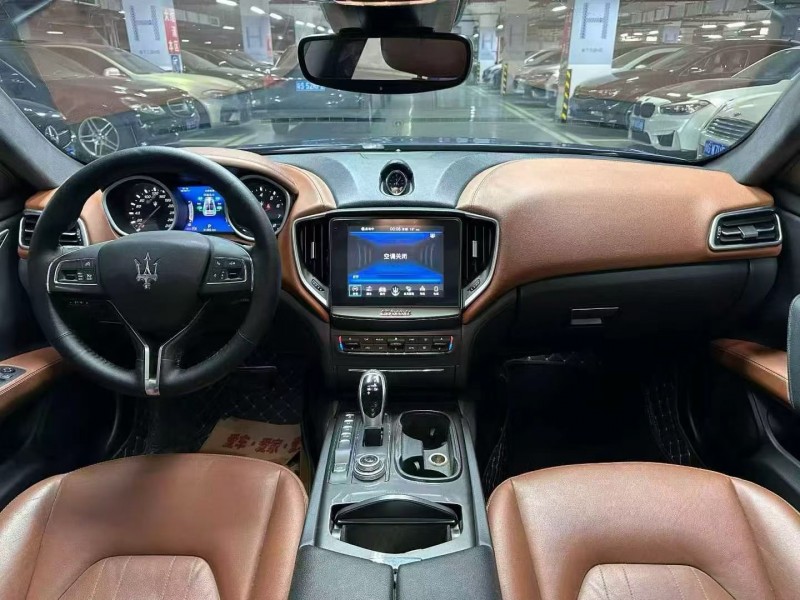 成都19年玛莎拉蒂Ghibli4