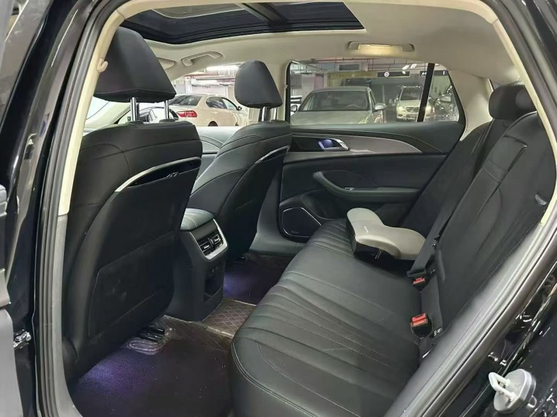 成都23年红旗H57